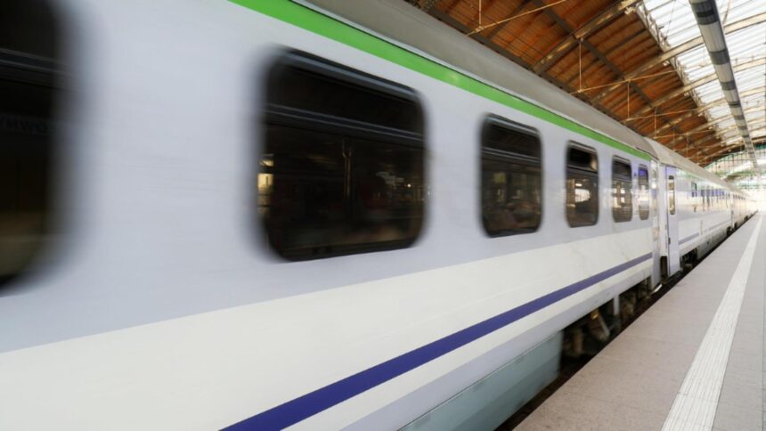 uluitor trenurile cfr pe peris buftea au inregistrat intarzieri totale de peste 6 500 de minute cum explica cfr situatia 695f7d9c4bc62