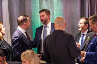 un ministru roman s a intalnit cu eric trump si inalti oficiali internationali la davos 6971f83854a8c