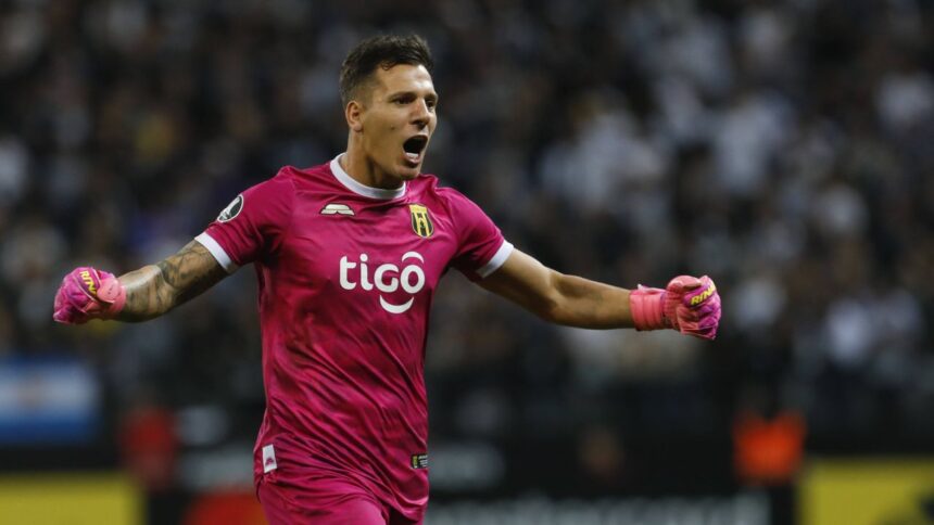 video cine este portarul golgheter al anului 2025 s a accidentat grav in aprilie si are deja 22 de goluri 6964983163250