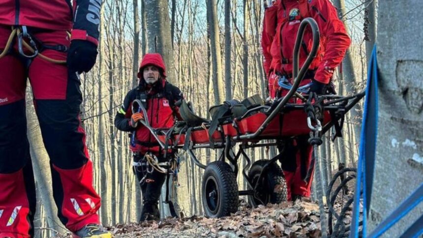 zeci de turisti au fost salvati dupa interventiile salvamontistilor in ultimele 24 de ore 69577e6104fb3