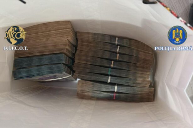 11 persoane retinute intr un dosar de trafic de persoane proxenetism si spalare de bani alte patru sunt sub control judiciar 69a16d2b95a60