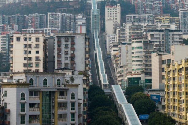 a fost inaugurata cea mai lunga scara rulanta din lume se intinde pe aproape un kilometru video 699c9b2d5d85d