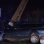 accident grav in judetul timis un barbat si o femeie au fost raniti dupa ce au intrat cu masina intr un stalp foto 69865ab0a808e