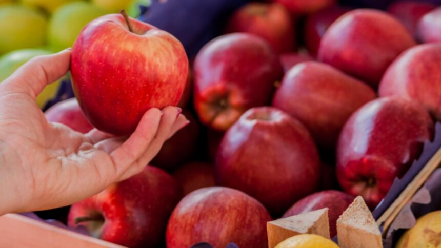 alerta alimentara in europa pesticide cu risc cancerigen descoperite in 85 dintre merele analizate 699c67bbb6c5b