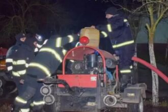 alerta in judetul arges nivelul unui lac din orasul costesti a crescut riscand sa provoace inundatii 69961b38263ec