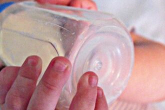 alerta pentru parinti doua loturi de lapte praf pentru bebelusi retrase din magazine risc urias de toxiinfectie alimentara 6982ffcb04b47