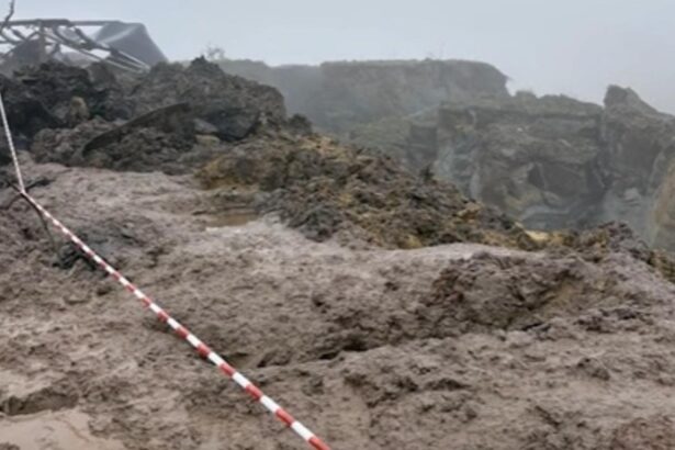 alunecare de teren la mina rovinari dupa ploile abundente fluxul de transport al carbunelui afectat 6988a14583349