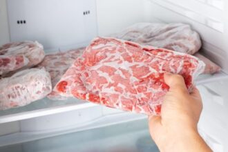 avertisment pentru consumatori ce se intampla de fapt cu carnea pe care o pastrezi la congelator 698643488e4bc