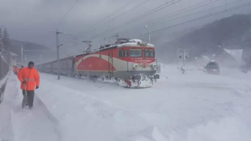 circulatia trenurilor afectata de viscol oamenii sunt blocati in vagoane intarzieri de peste trei ore 69998d88ec5e0