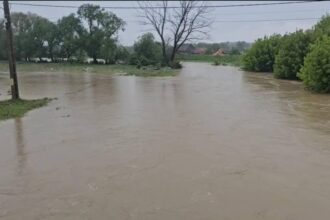 cod rosu de inudatii in prahova si buzau zeci de case sunt inundate 6985995e5a43f