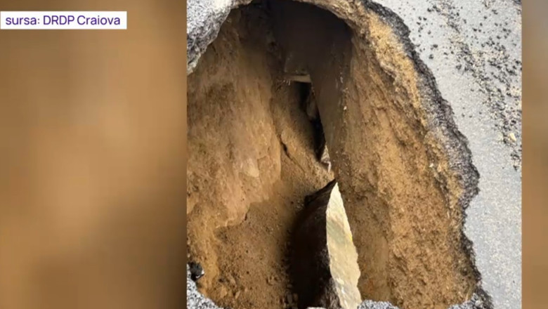 crater urias in asfalt pe dn 56a drobeta turnu severin calafat se circula cu restrictii 6981df955ebff