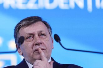 crin antonescu demonteaza scenariul unui partid suveranist pentru nicusor dan efortul actualei puteri este sa puna semnul egal intre suveranism si extremism 69a0877aba4c5