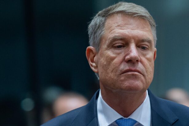 cum se lauda klaus iohannis cu programul romania educata sfidare uriasa fata de profesorii din tara ce le promitea fostul presedinte 699ed61c891d5