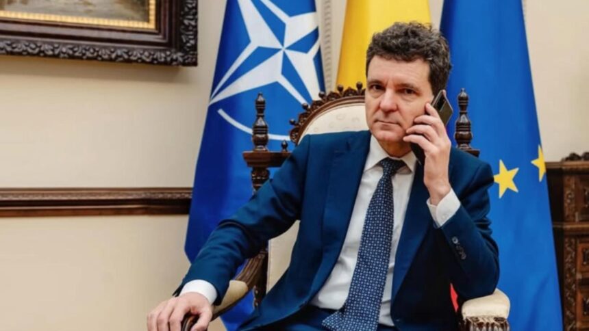 dan dungaciu nicusor dan a plecat observator si se va intoarce tot observator 699604f1a8f2f