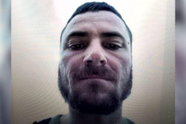 emil ganj este cautat de mai bine de 7 luni pentru crima in tot acest timp zeci de politisti il cauta si reclama neplata orelor suplimentare 698c36cd4c8d7