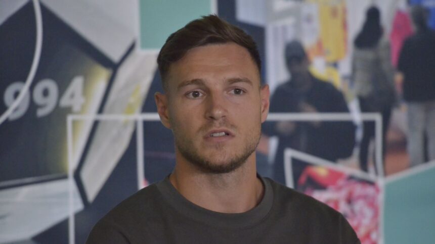 exclusiv dennis politic voia sa plece de la fcsb fotbalistul nu mai accepta situatia de la campioana romaniei care era motivul 69860c1e1775a