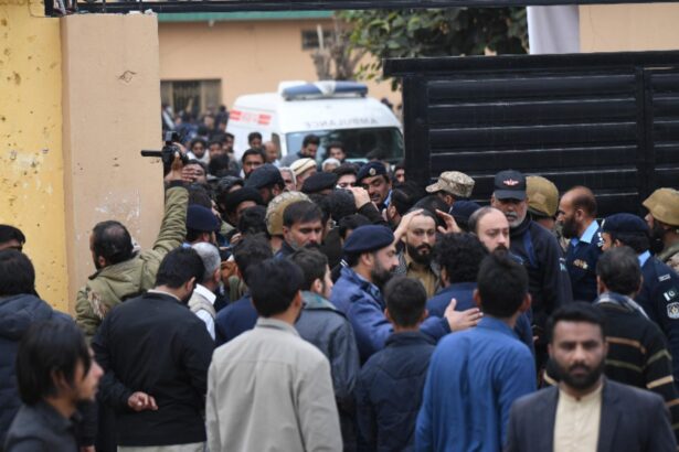 explozie intr o moschee din islamabad cel putin 11 morti si zeci de raniti 6985d8eee59cc