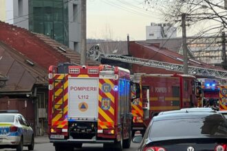 explozie si panica in cluj flacarile au cuprins o autoutilitara si fatada unui bloc video 6990914f94787