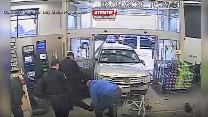 femeie spulberata de o masina care a intrat in magazin o soferita de 70 de ani a pierdut controlul 699c91f1f3bf3