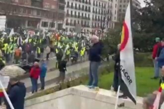 fermierii au iesit in strada revolta pe mercosur in spania 698c693e8fd23