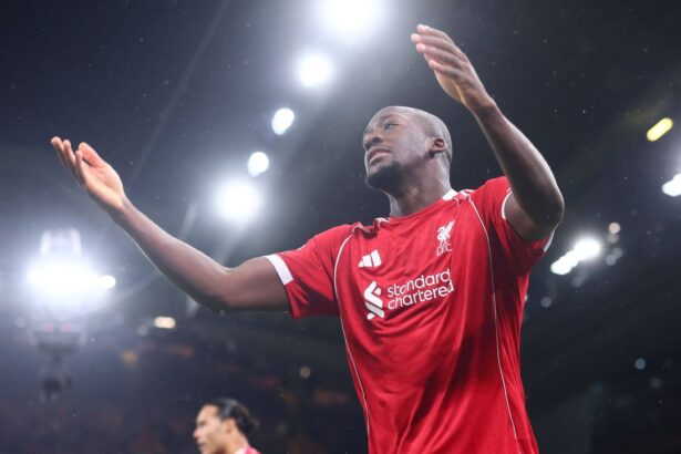 foto si video lacrimi pe anfield konate a revenit dupa decesul tatalui si a inchis tabela in liverpool newcastle 697f5fd1bcf09
