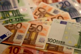 furt de peste 200 000 de euro un roman si a insusit bani de la localul in care lucra 6993865d9ff0d