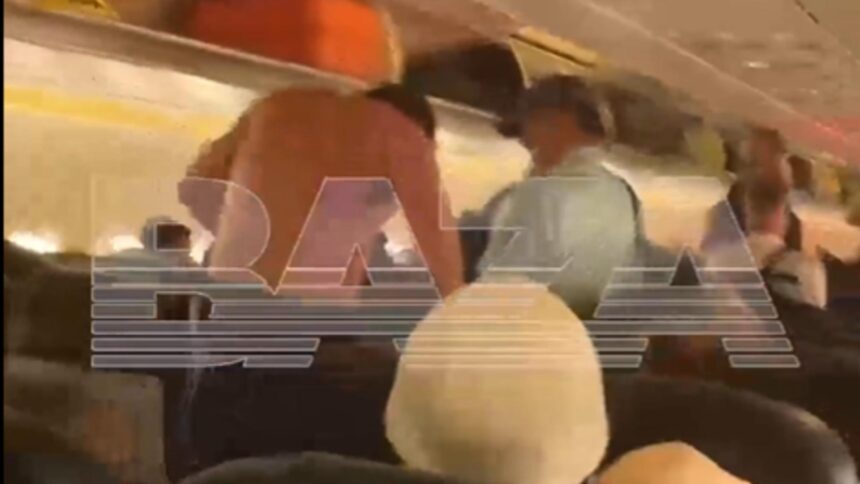 haos la 10 000 de metri un pasager beat a fortat aterizarea de urgenta intr o cursa vietnam thailanda video 6982f0ceac479