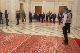 ilie bolojan fuge din nou de jurnalisti intr un gest de sfidare suprema cum pregateste relansarea economica in spatele usilor inchise video 698098a38969e