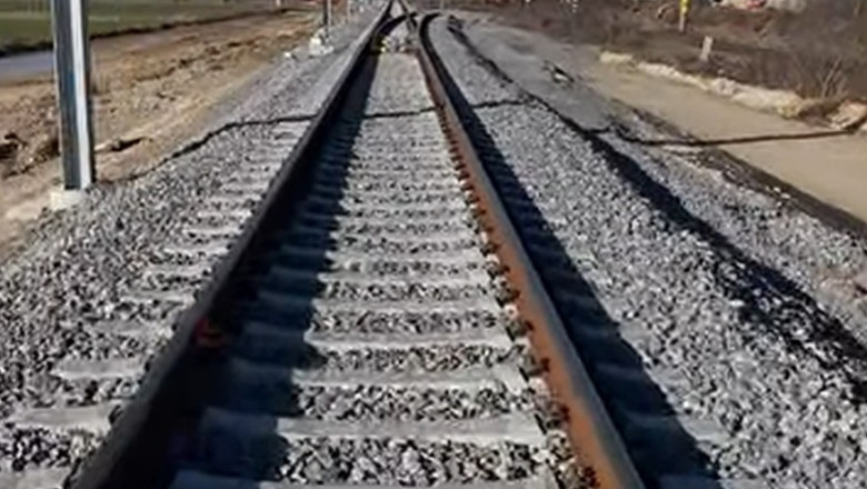 inca 10 kilometri de cale ferata au fost dati in circulatie pe cel mai avansat tronson din magistrala cfr intre timisoara si lugoj 698e2fe2b3ce9