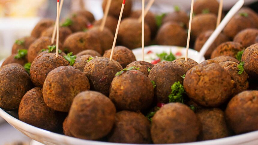 ingredientul din bucatarie care face chiftelele pufoase nu este paine sau cartof toate gospodinele trebuie sa cunoasca acest truc 6989cd2e842d2
