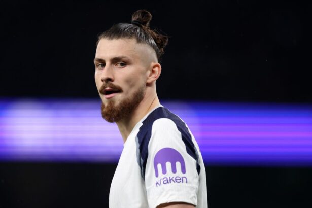 istoria a fost rescrisa cu radu dragusin pe teren nu s a mai intamplat asa ceva de din 1934 699b4acbbb1e5