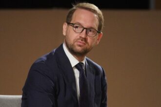 justitia ii da peste nas lui dominic fritz seful rezistilor ramane in incompatibilitate 698b4a02bb0b9