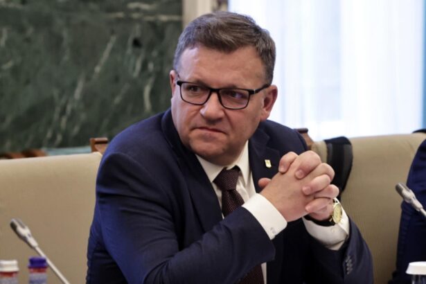 marius budai avertizeaza romania risca recesiune tehnica critici dure la adresa premierului ilie bolojan 69872e0dcbce3