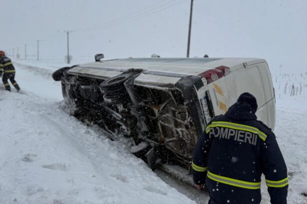 microbuz cu 16 pasageri rasturnat in giurgiu pe dn5 a fost activat planul rosu de interventie foto 69996f18ad703