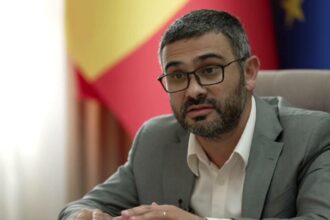 ministrul muncii il contrazice ilie bolojan doar 69 dintre romani au certificate cu handicap 698c300d900c6