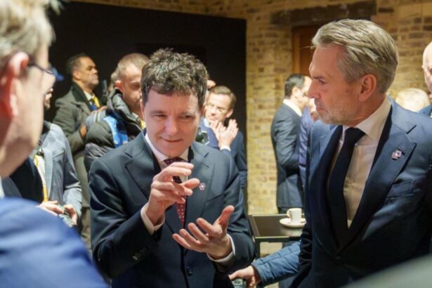 nicusor dan declaratii la reuniunea informala a liderilor uniunii europene din belgia ideea unei europe cu mai multe viteze nu trebuie sa ne sperie video 698e2b4e48ae3