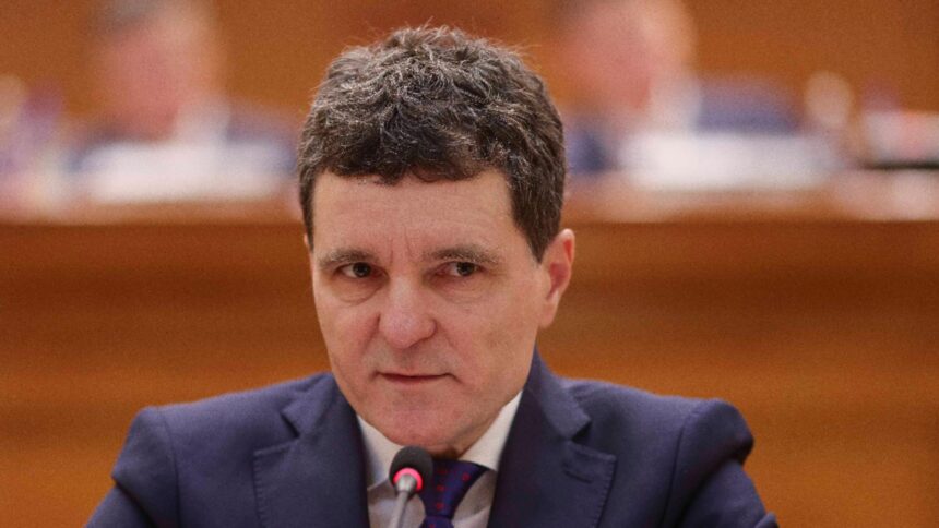 nicusor dan promisiuni uitate cu privire la profesori dascalii ingenuncheati de reforma ameninta cu greve generale 699ed3bf1a89b