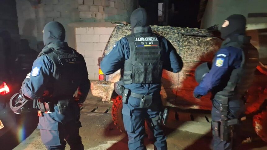 operatiune de amploare in mehedinti doi frati retinuti pentru trafic de droguri unul dintre ei a fost prins in cimitir 69977ac6e2aa6