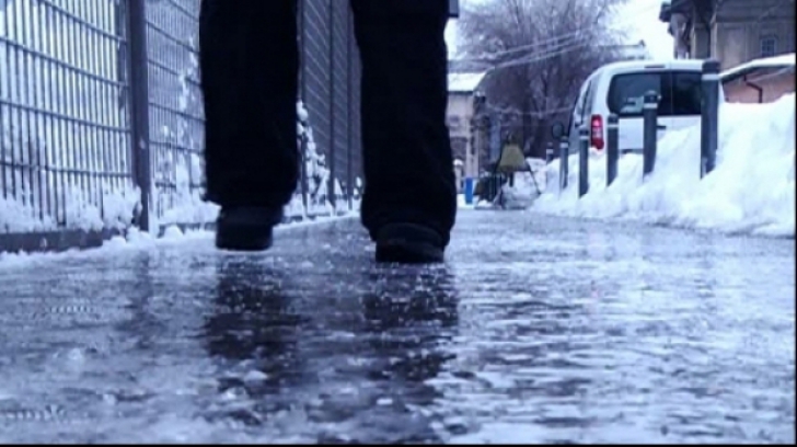 pericol de polei si gheata igsu avertizeaza cetatenii curatarea zapezii este obligatorie prin lege 69808e1d12817