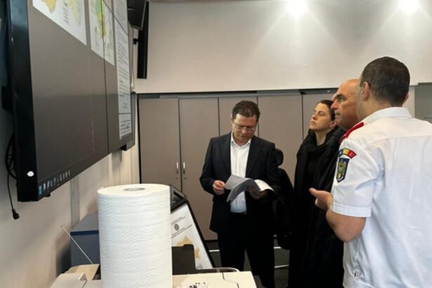 premierul ilie bolojan la centrul national de conducere integrata al mai situatia este sub control fara victime sau cazuri critice 69956a51f0372