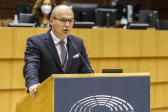 rares bogdan despre economia romaniei cresterea taxelor inseamna nenorocire sufoci economia cea care plateste taxe 698f6203aaeed