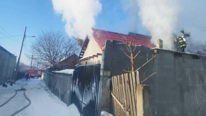 sase persoane evacuate dupa un incendiu intr o casa din constanta o femeie a ajuns la spital 6996be015785a