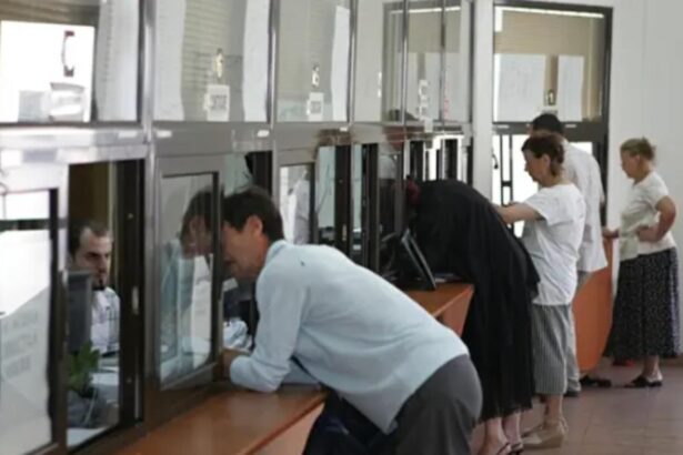 sindicatele din administratie avertizeaza guvernul greva in peste 1500 de primarii administratia rurala refuza sa mai fie periferia statului 698ad27695d36