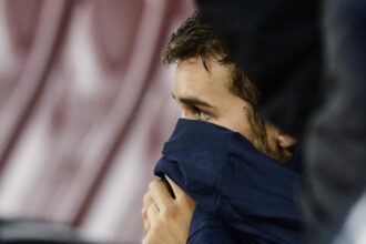 soc in superliga fostul jucator de la fcsb si a pierdut banderola de capitan si a fost exclus din lot 6995bd4167486