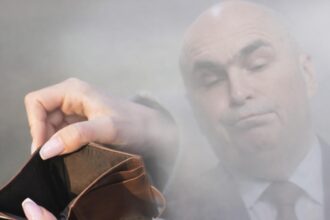 strategia vina e la altii ilie bolojan da vina acum pe romani responsabili pentru situatia grea a tarii video 698b467d6716c