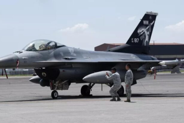 un f 16 al fortelor aeriene turce s a prabusit in vestul tarii pilotul a murit 699eba1d06827