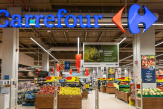 video carrefour anunta vanzarea filialei din romania catre paval holding tranzactie de peste 800 mil de euro pozitia fratilor paval 698de4db9f67d