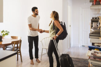 video o primarie le a pus gand rau proprietarilor care isi inchiriaza apartamentele in regim hotelier fara sa le declare la impozite 699aa18e0558a