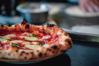 video tainele gastronomiei predate la clasa zeci de elevi au invatat sa faca pizza napoletana dupa reteta originala parea mai usor 6992a82e325a5