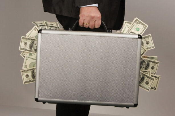 cine sunt cei 6 romani din topul celor mai bogati oameni din lume realizat de forbes si de unde provin averile lor 69b260d34f67d